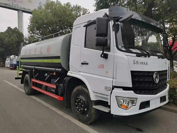 東風專底14噸綠化噴灑車