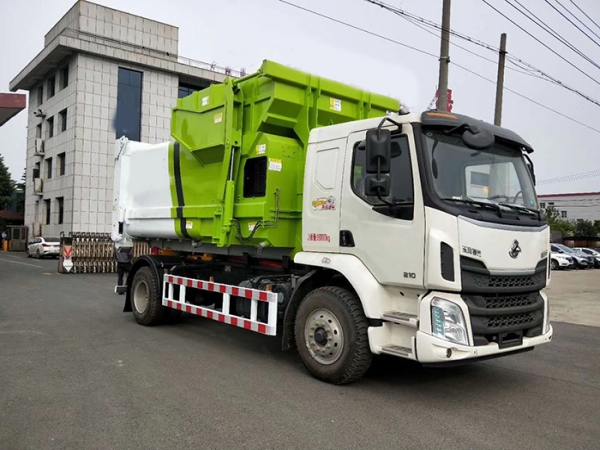 柳汽乘龍14方鈎臂垃圾車