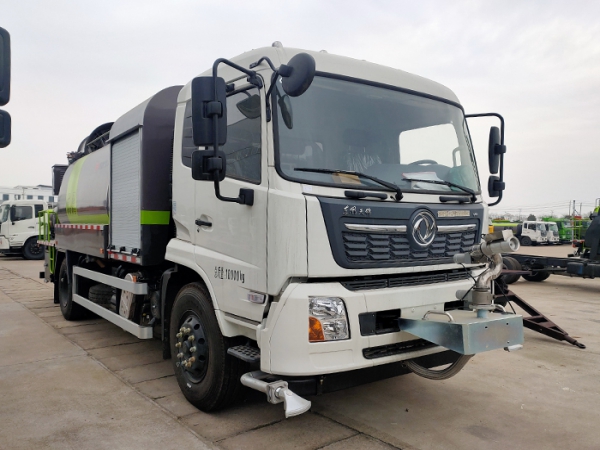 東風天錦12噸多功能(néng)抑塵車