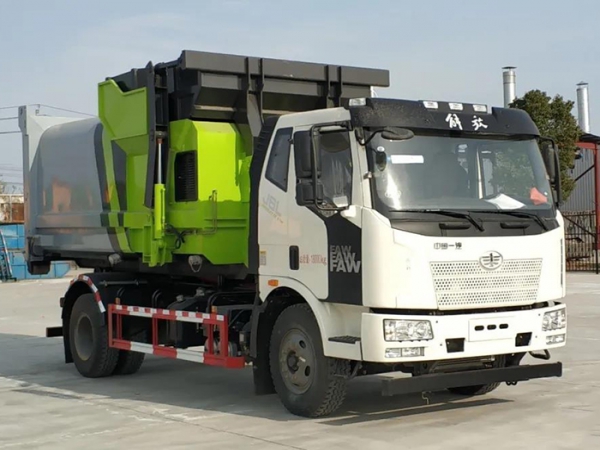 解放J6L單橋14方鈎臂垃圾車