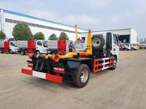 東風多利卡6方鈎臂垃圾車