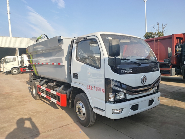 東風多利卡6.5方高位自裝卸式垃圾車