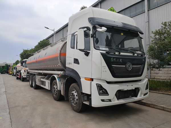 東風天龍前四後(hòu)八25.2方鋁合金運油車