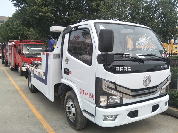 東風多利卡3噸拖吊聯體清障車