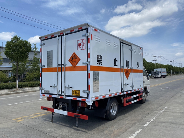 江鈴順達藍牌雜項危險物品廂式運輸車