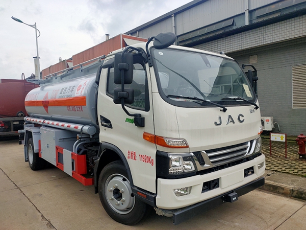 江淮駿鈴8.45方加油車