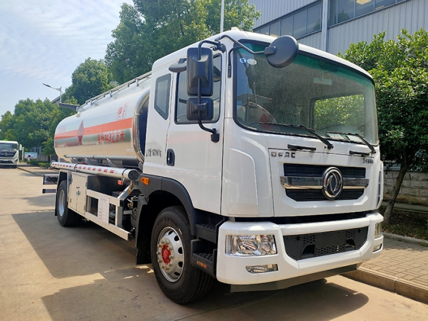 東風多利卡D9單橋14.1方鋁合金運油車