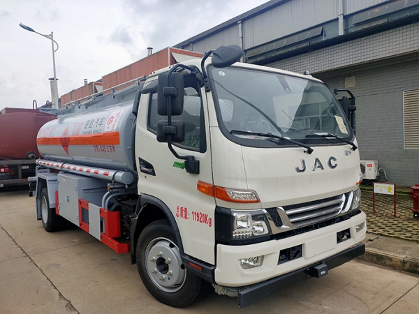 江淮駿鈴9.8方運油車