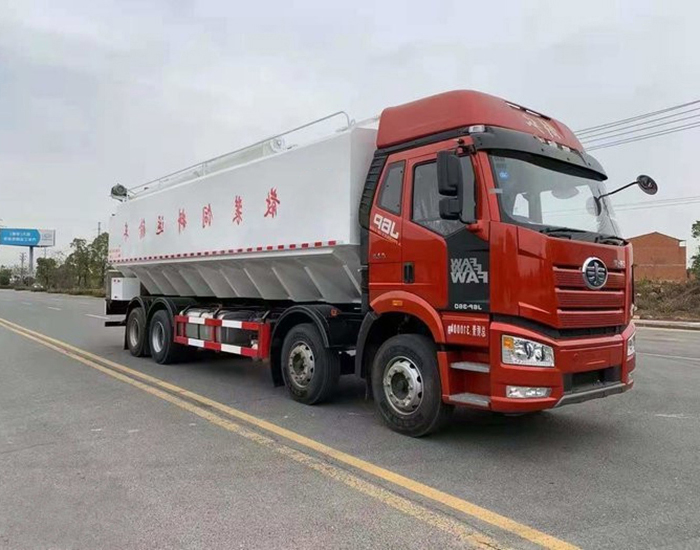 解放J6L前四後(hòu)八42方飼料車