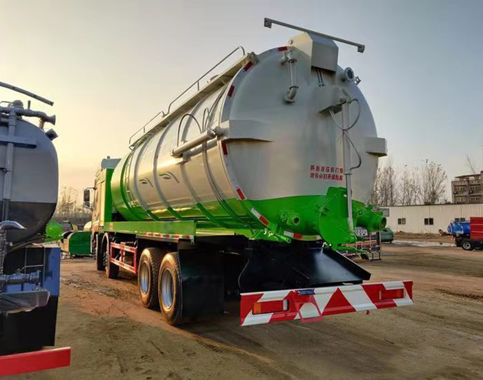 東風天龍前四後(hòu)八33方清洗吸污車